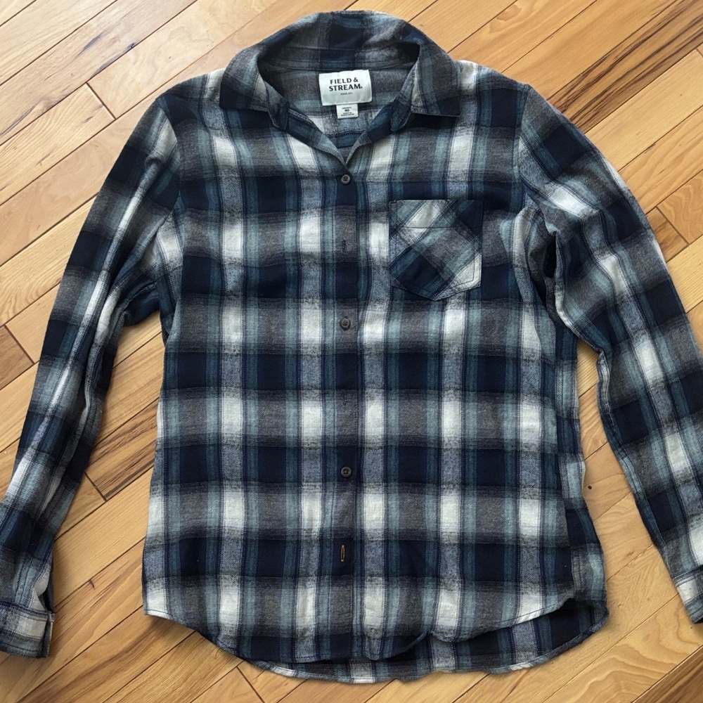 Field & Stream Women's Blue and White Plaid Long Sleeve Shirt